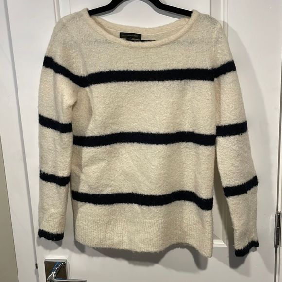 Banana Republic Sweaters - Banana Republic  semi wool and Alpaca sweater size M